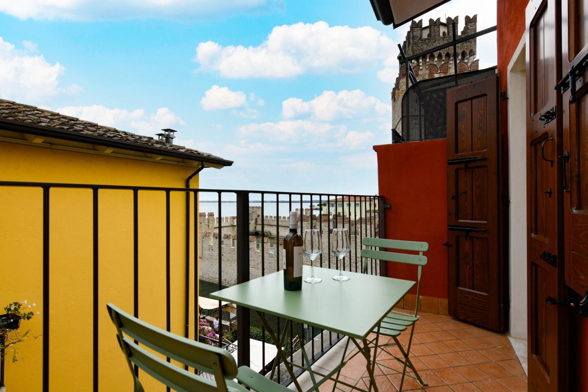 Locanda Carolina Mastino Scala Sirmione Bagian luar foto